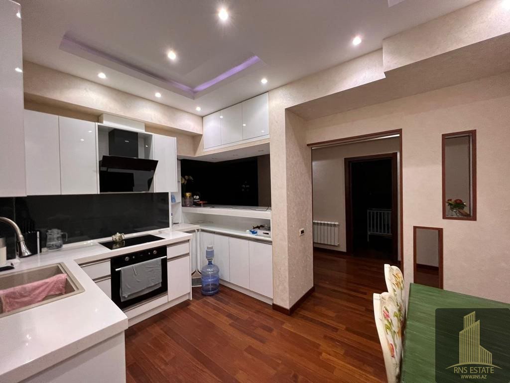 Apartamento T4 em Khatay, Azerbaijan N.º 2156