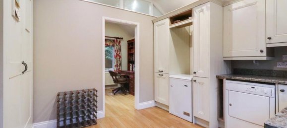 4 Schlafzimmer Haus in Farnham, United Kingdom, Nr. 13764 16