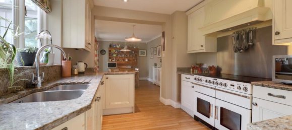 4 Schlafzimmer Haus in Farnham, United Kingdom, Nr. 13764 13