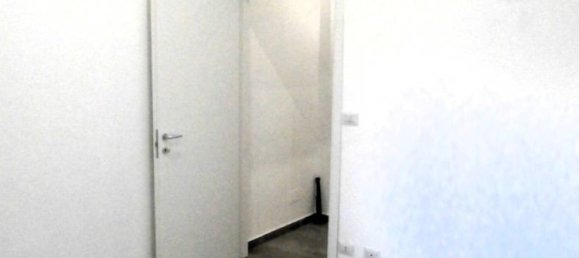 1 bedroom Apartment in Turin, Italy No. 190158 8