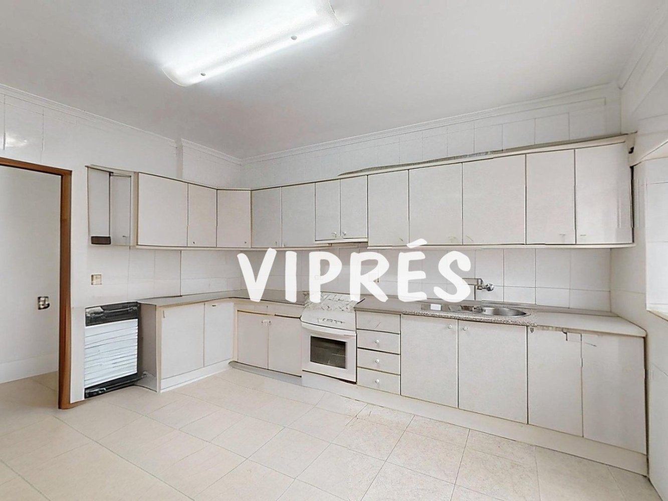 8 bedrooms Apartment in Sierra de Fuentes, Spain No. 179686