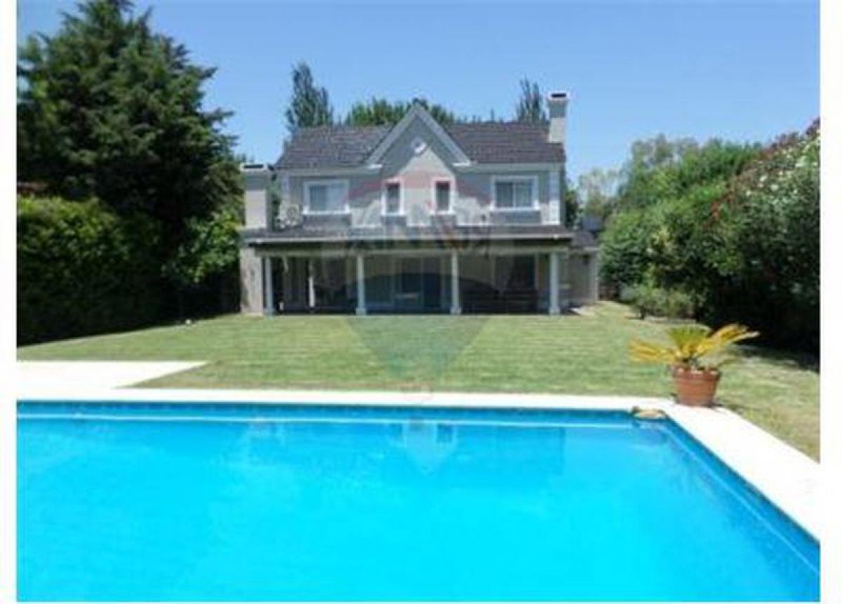 Дом с 3 спальнями в Пилар, Аргентина № 18593