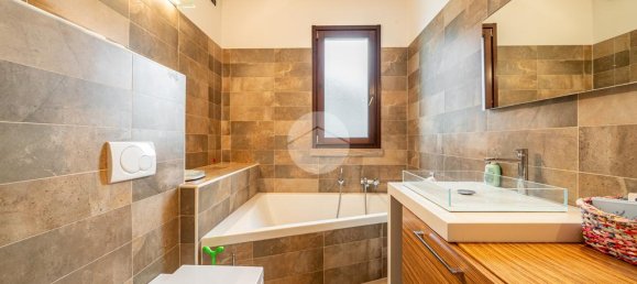 2 bedrooms Villa in Lavagno, Italy No. 314463 21