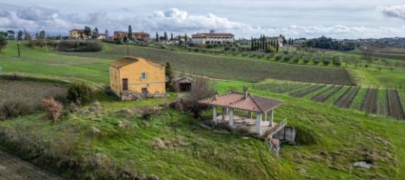 5 rooms House in Montepulciano, Italy No. 74902 7