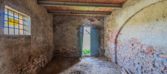 5 rooms House in Montepulciano, Italy No. 74902 11