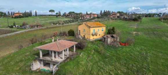 5 rooms House in Montepulciano, Italy No. 74902 2