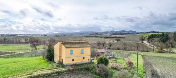 5 rooms House in Montepulciano, Italy No. 74902 5