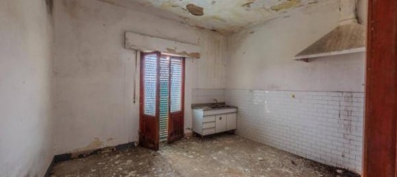 5 rooms House in Montepulciano, Italy No. 74902 13