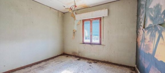 5 rooms House in Montepulciano, Italy No. 74902 10