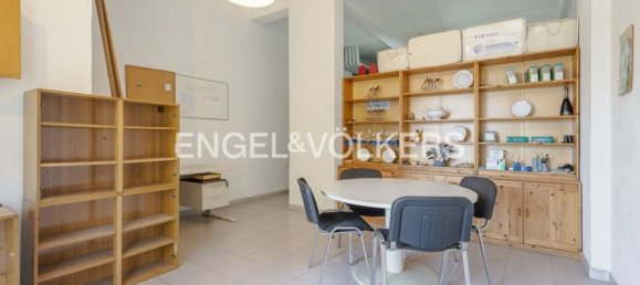 88m² Commercial property in Lisbon, Portugal No. 94488 3