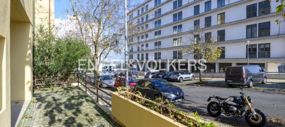 88m² Commercial property in Lisbon, Portugal No. 94488 19