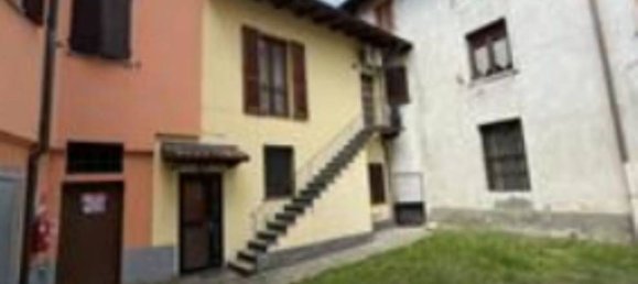 2-salle Appartement à Civate, Italy No. 8114 3