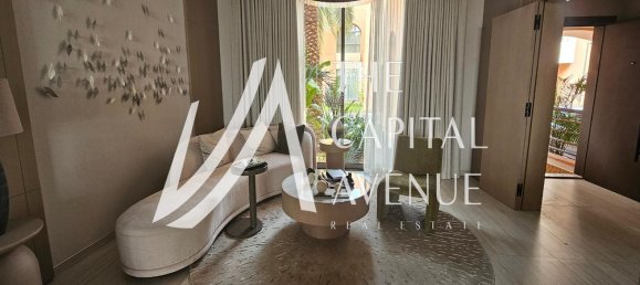 5 bedrooms Villa in Abu Dhabi Gate City, UAE No. 33551 2