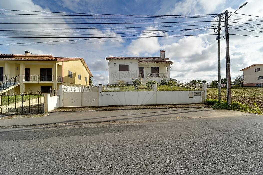 4 bedrooms House in Oliveirinha, Portugal No. 39937