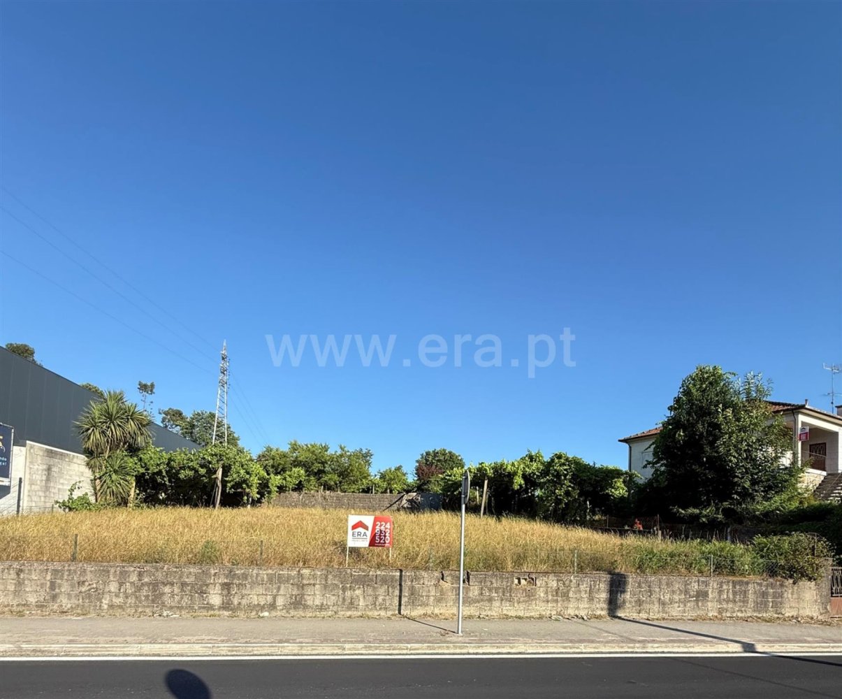  Land in Paredes, Portugal No. 192695