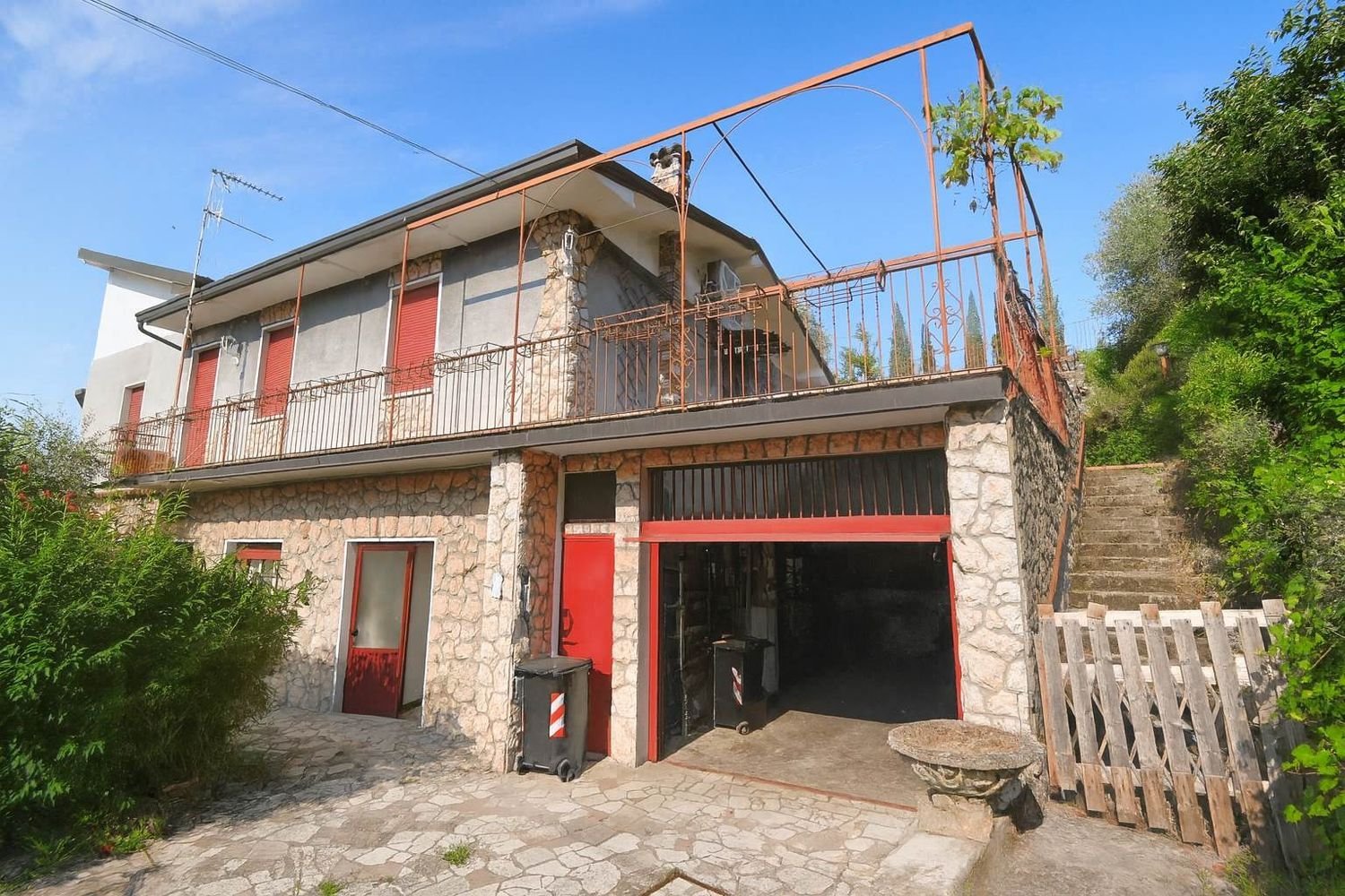 Квартира с 6 комнатами в Сало, Италия № 311874