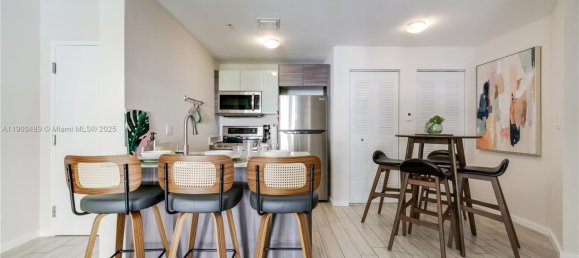 2 Schlafzimmer Gewerbliche Immobilien in Miami, USA, Nr. 614205 8
