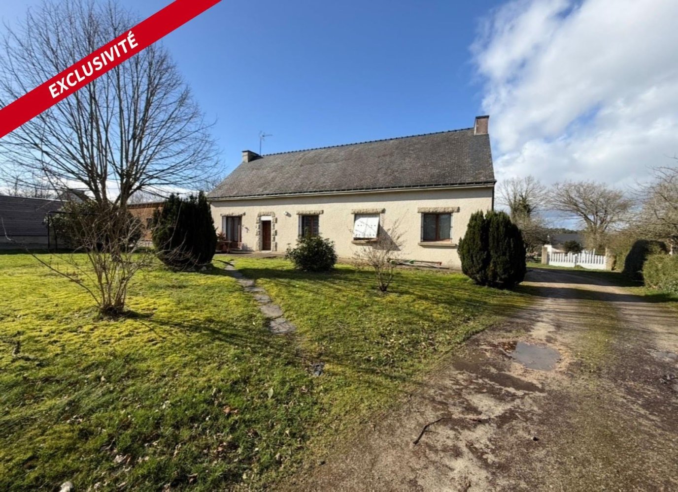 3 bedrooms House in Bohal, France No. 259182