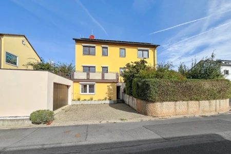 Adosado de 7 habitaciónes en Wurzburg, Germany No. 287374