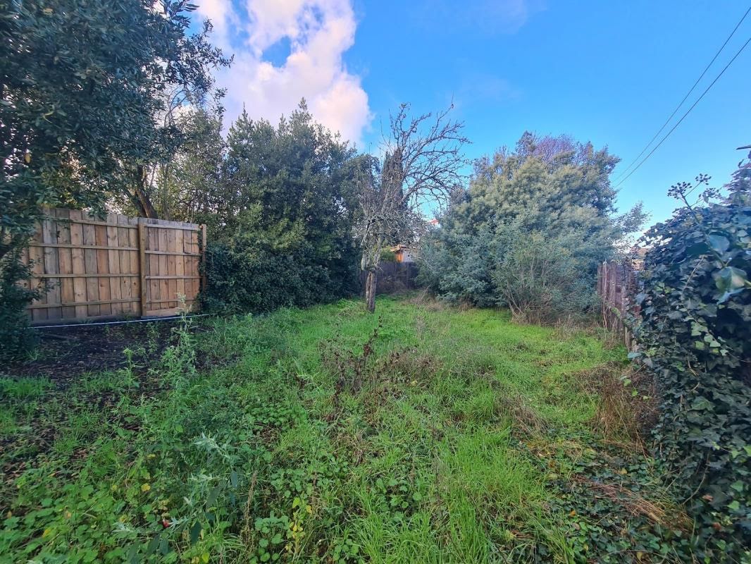 350m² Land in Le Bouscat, France No. 227421