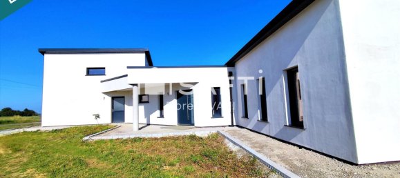 3 bedrooms House in Tromborn, France No. 248146 2