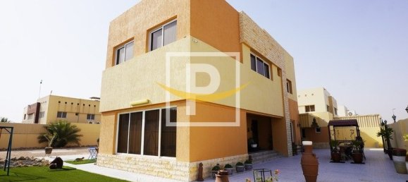5 bedrooms Villa in Dubai, UAE No. 9341 3