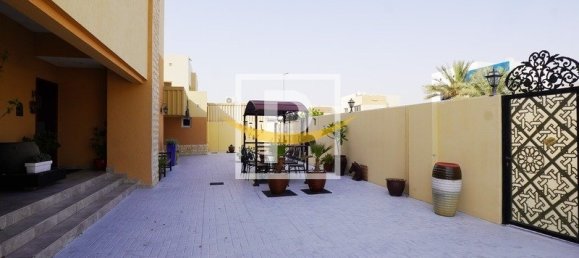 5 bedrooms Villa in Dubai, UAE No. 9341 14