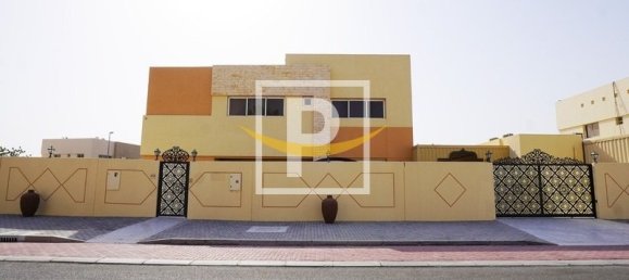 5 bedrooms Villa in Dubai, UAE No. 9341 15