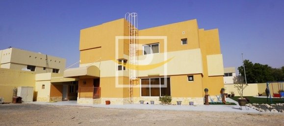5 bedrooms Villa in Dubai, UAE No. 9341 16