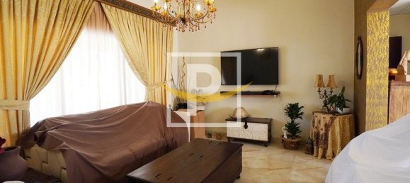 5 bedrooms Villa in Dubai, UAE No. 9341 5
