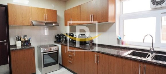 5 bedrooms Villa in Dubai, UAE No. 9341 7