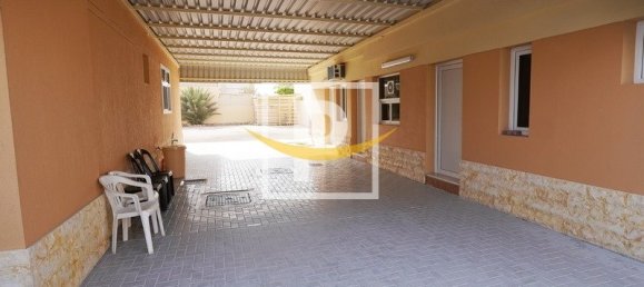 5 bedrooms Villa in Dubai, UAE No. 9341 29