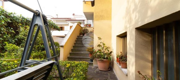 Вилла с 5 комнатами в Латина, Италия № 32999 59