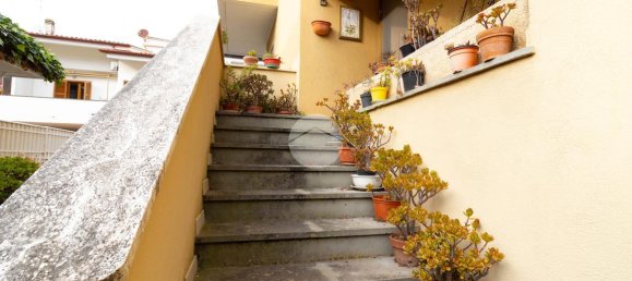 Вилла с 5 комнатами в Латина, Италия № 32999 3