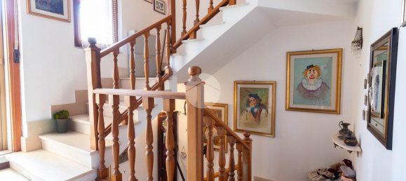 Вилла с 5 комнатами в Латина, Италия № 32999 49