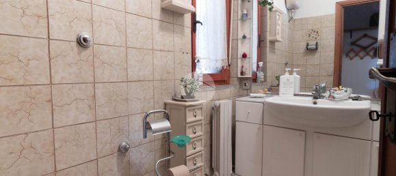 Вилла с 5 комнатами в Латина, Италия № 32999 18