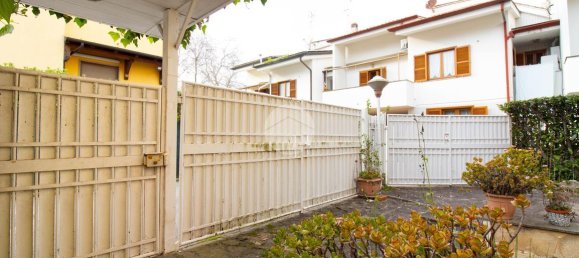 Вилла с 5 комнатами в Латина, Италия № 32999 50