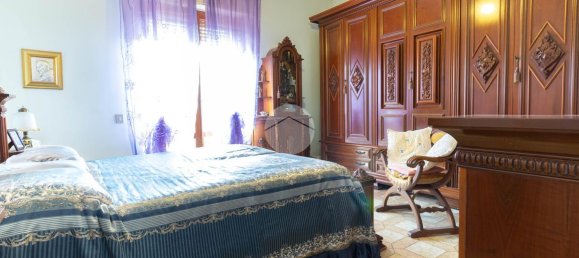 Вилла с 5 комнатами в Латина, Италия № 32999 24