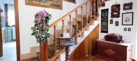 Вилла с 5 комнатами в Латина, Италия № 32999 37