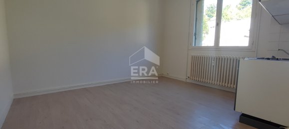 Студия в Ножан-ле-Ротру, Франция № 45588 3