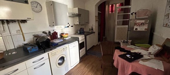 Casa de 2 dormitorios en Bondy, France No. 180519 2