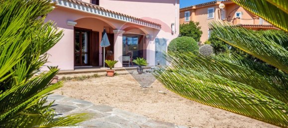 Villa de 3 dormitorios en Quartu Sant'Elena, Italy No. 361998 3