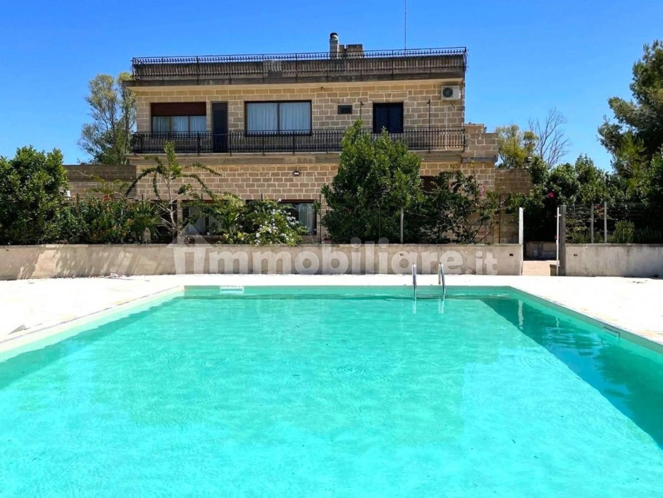 Gewerbliche Immobilie in San Donato di Lecce, Italy 700m², Nr. 313480