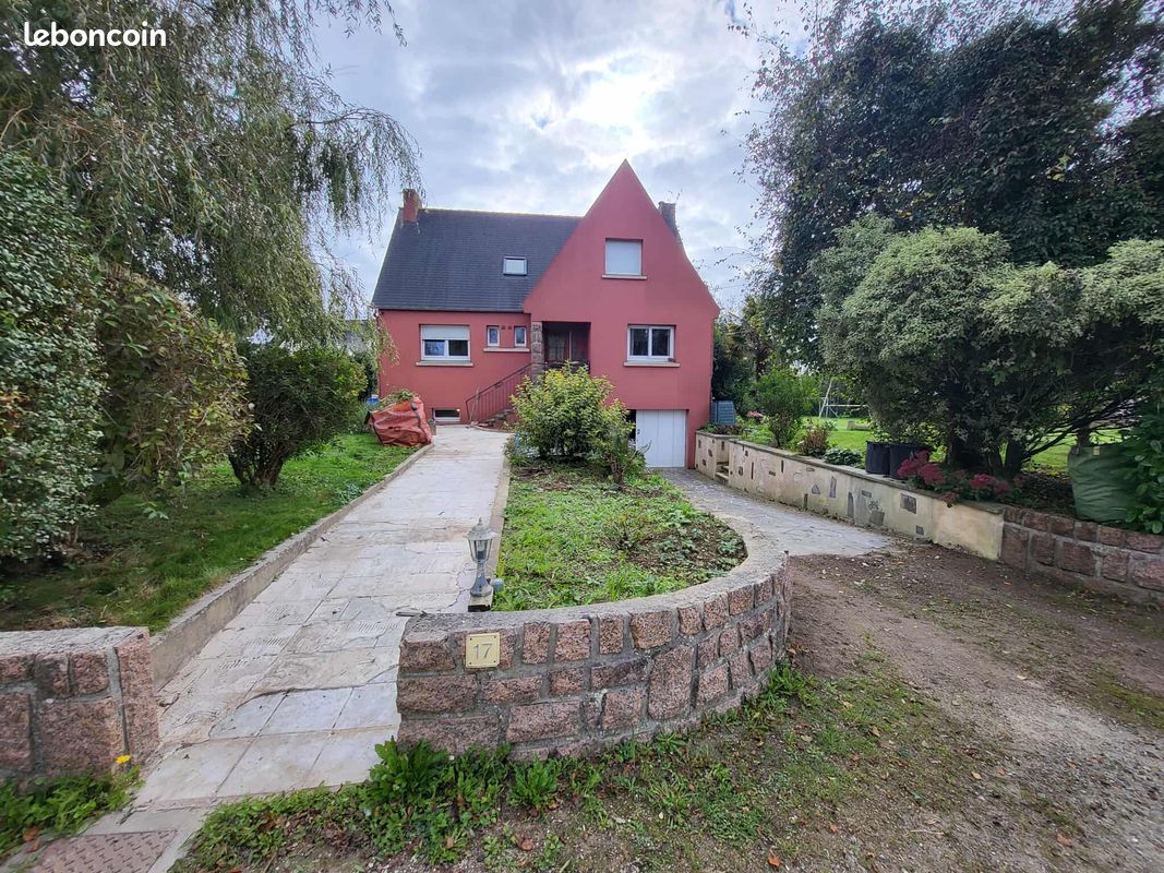 5 bedrooms House in Plouneventer, France No. 285826