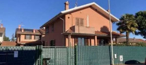 6 rooms Villa in Noviglio, Italy No. 5264 4