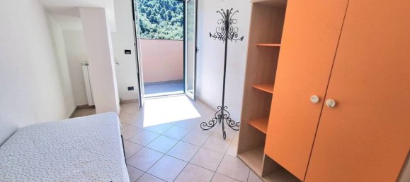 3-salle Appartement à Tovo San Giacomo, Italy No. 276487 15
