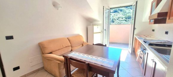 3-salle Appartement à Tovo San Giacomo, Italy No. 276487 5
