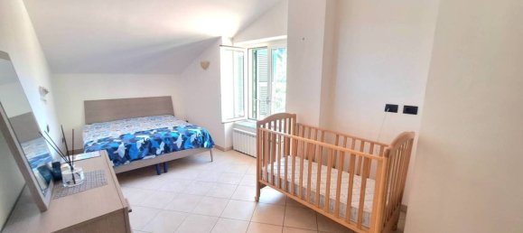 3-salle Appartement à Tovo San Giacomo, Italy No. 276487 11
