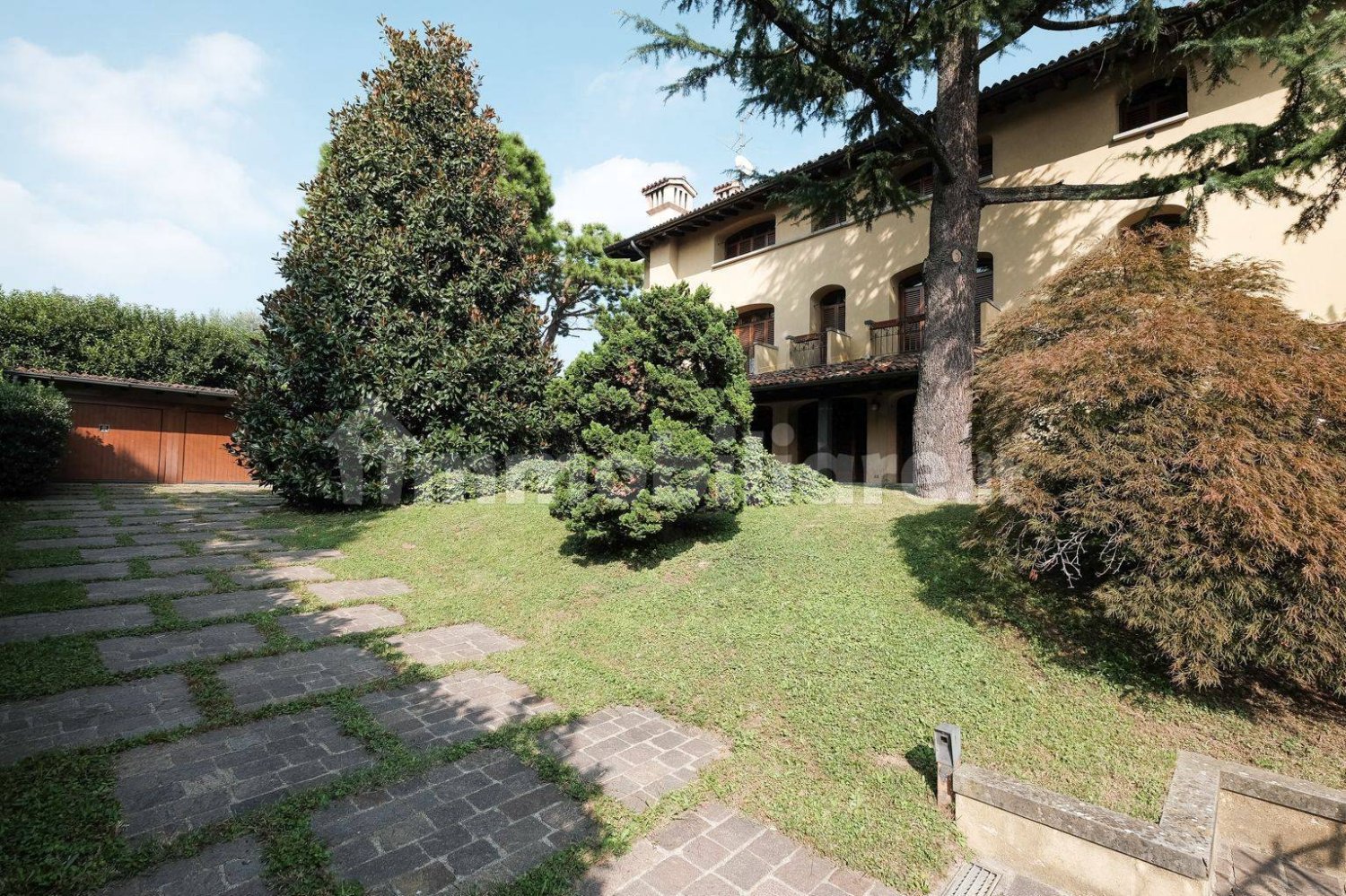 4 bedrooms Villa in Trezzo sull'Adda, Italy No. 3968