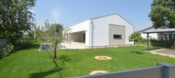 Bungalow de 3 dormitorios en Porec, Croatia No. 178 8